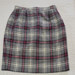 Gianni Sport Wool Plaid Skirt in Gray and Pink Lined Size 10